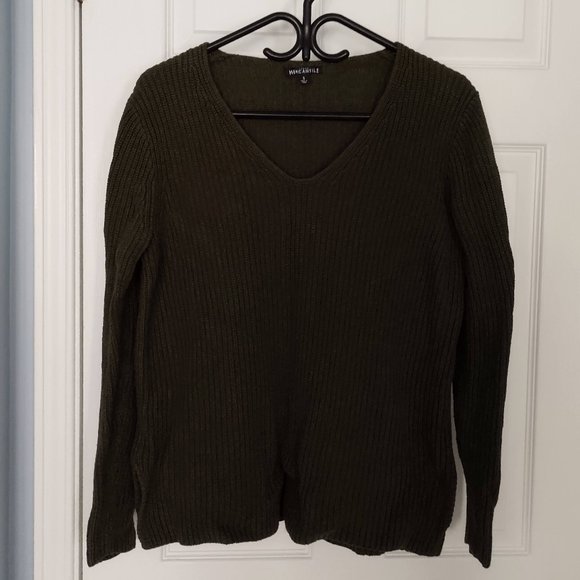 Green V-neck Sweater - Picture 4 of 10